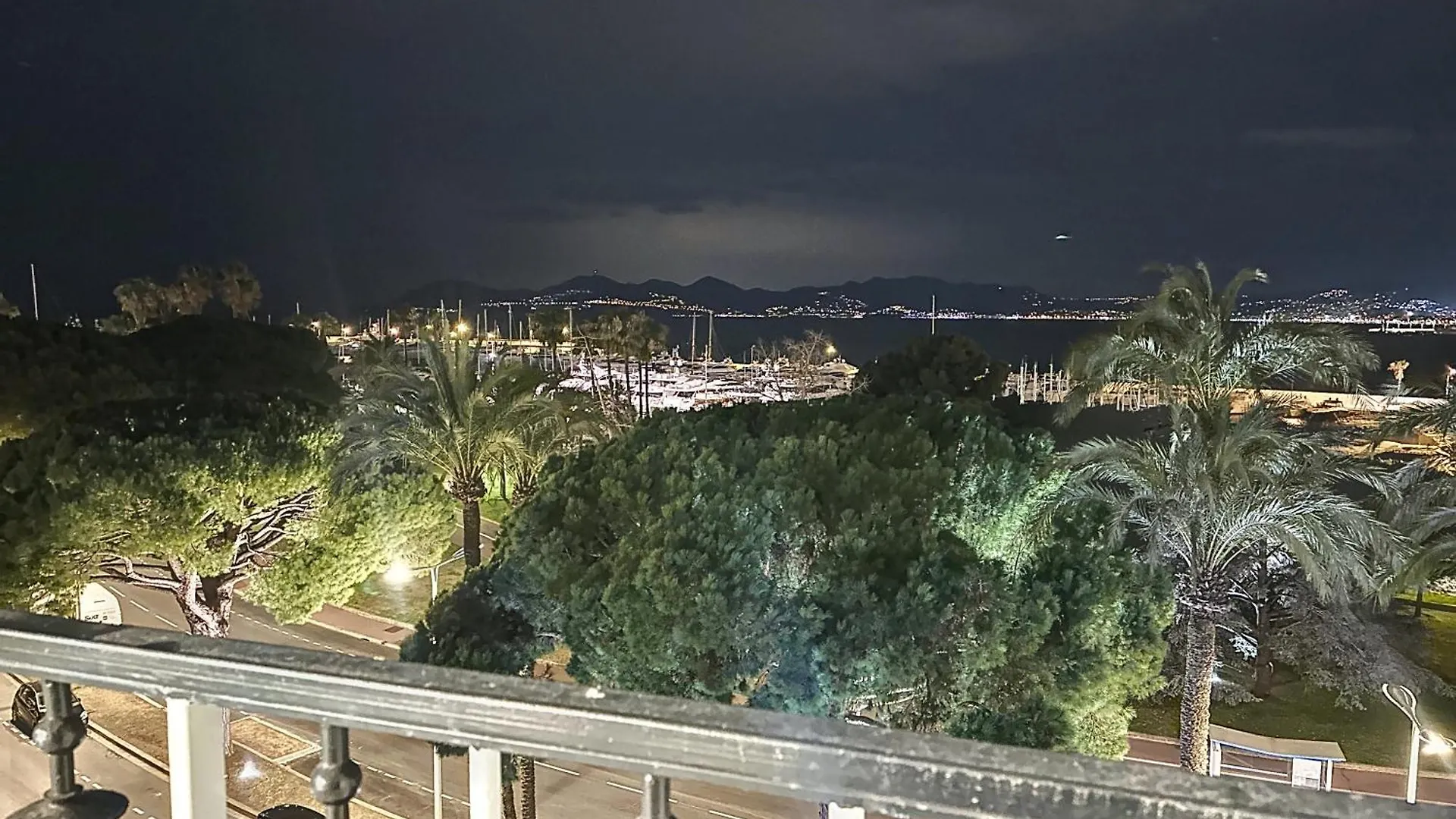 39M2 Croisette, Terrasse, Vue Mer, Garage Cannes